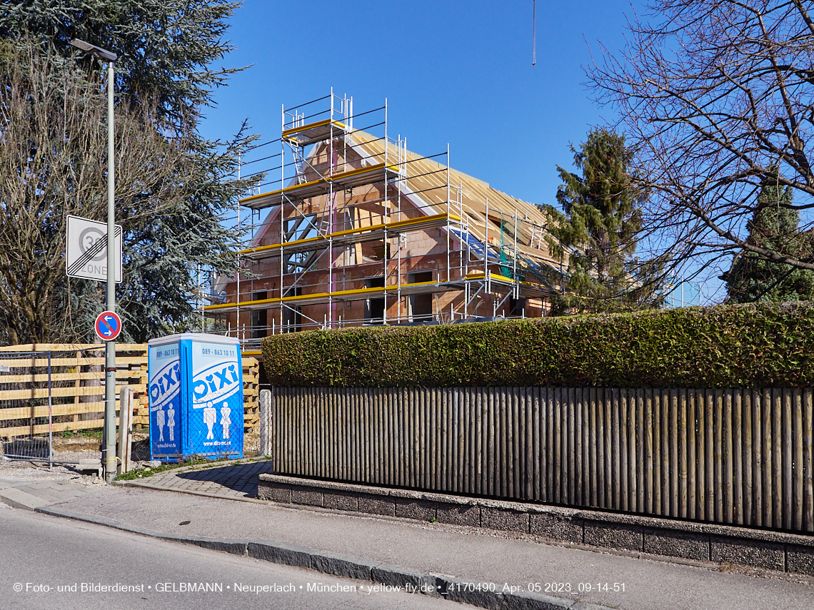 05.04.2023 - Baustelle eines Mehrfamilienhauses in der Niederalmstraße 16 in Neuperlach